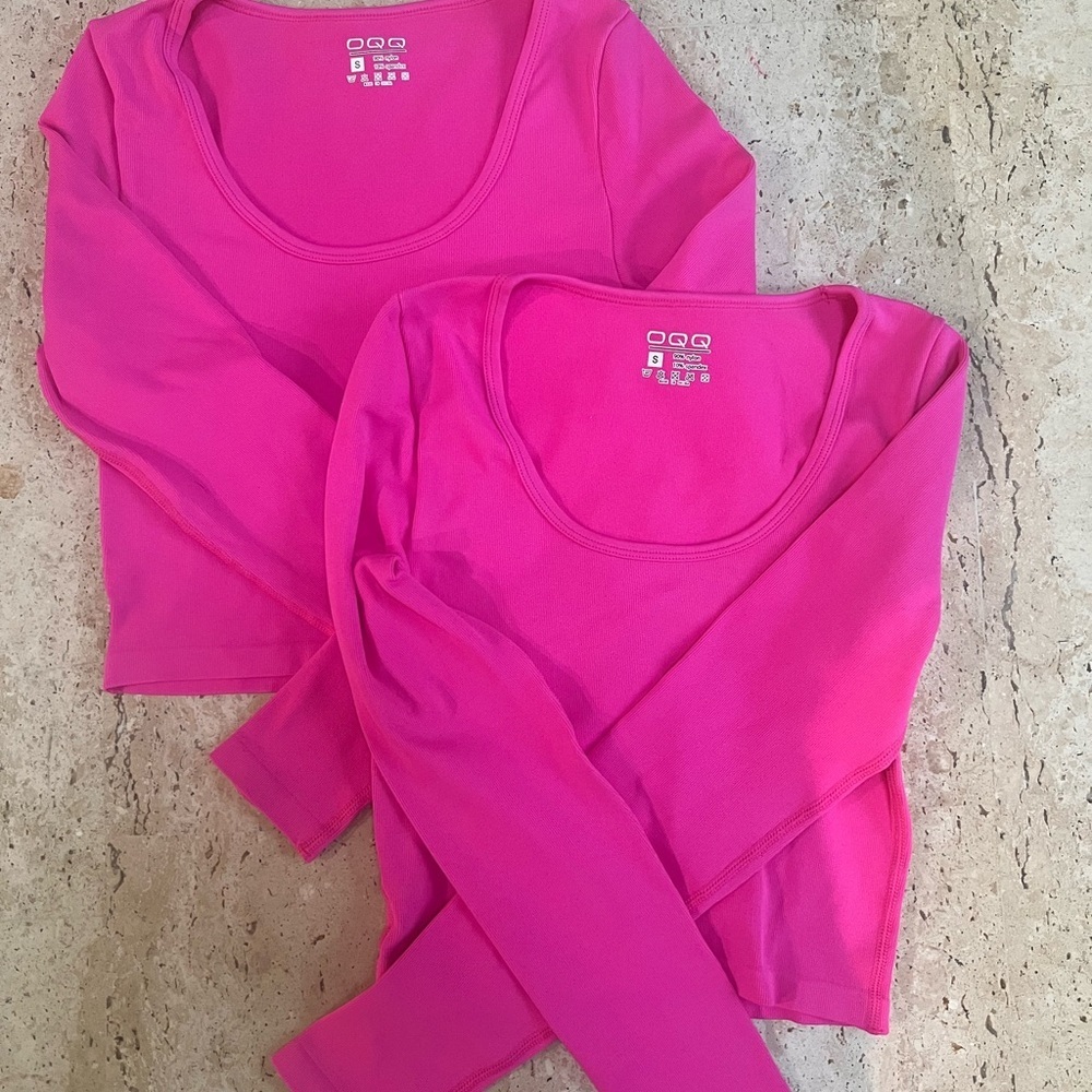 OQQ Hot Pink Long Sleeved Workout Cropped Top 2 Pack Size Small